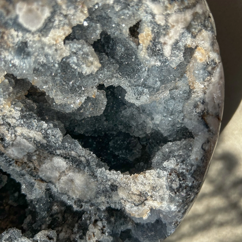 Geode di Quarzo con Calcedonio